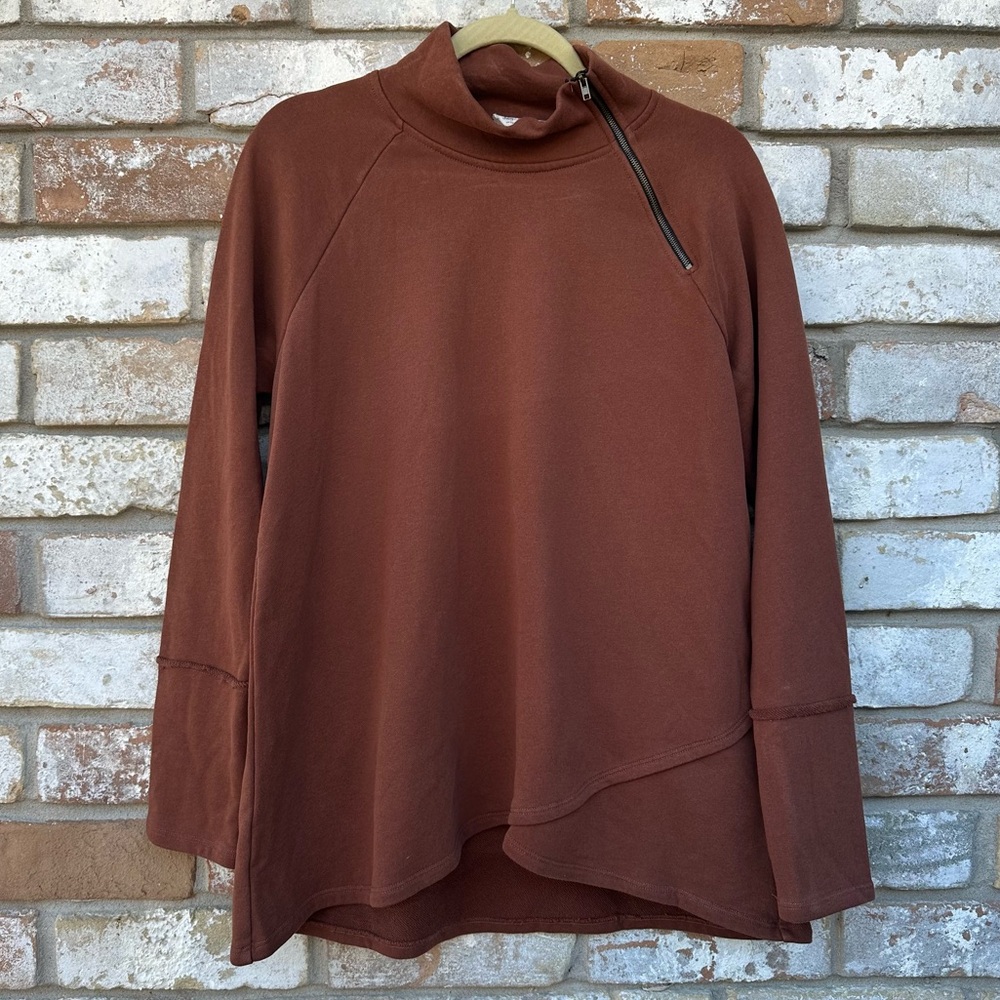 Betsy’s Boutique Shop Pullover